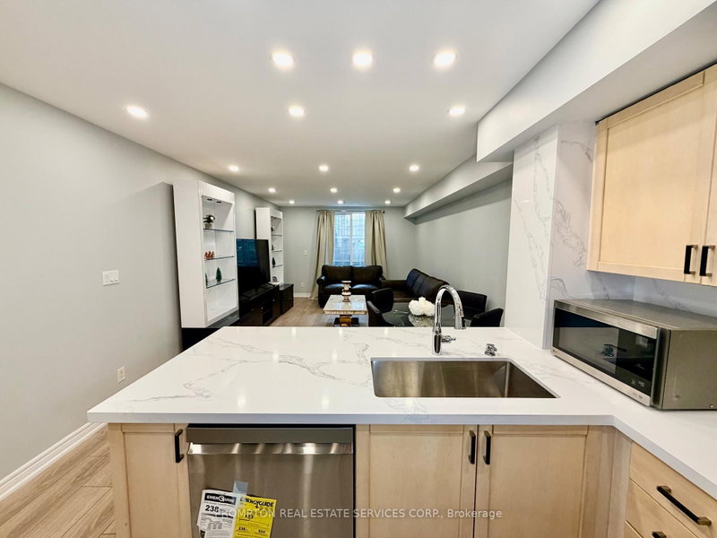 11 - 285 ANTIBES Drive