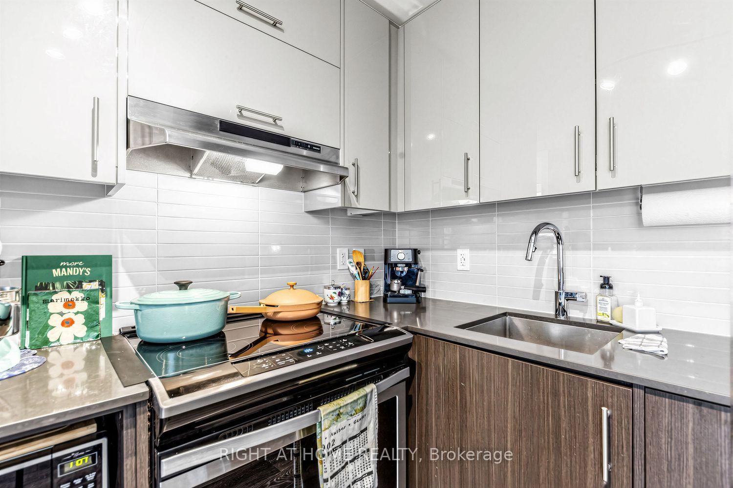 180 Fairview Mall Drive • #202 • Toronto, ON photo 10