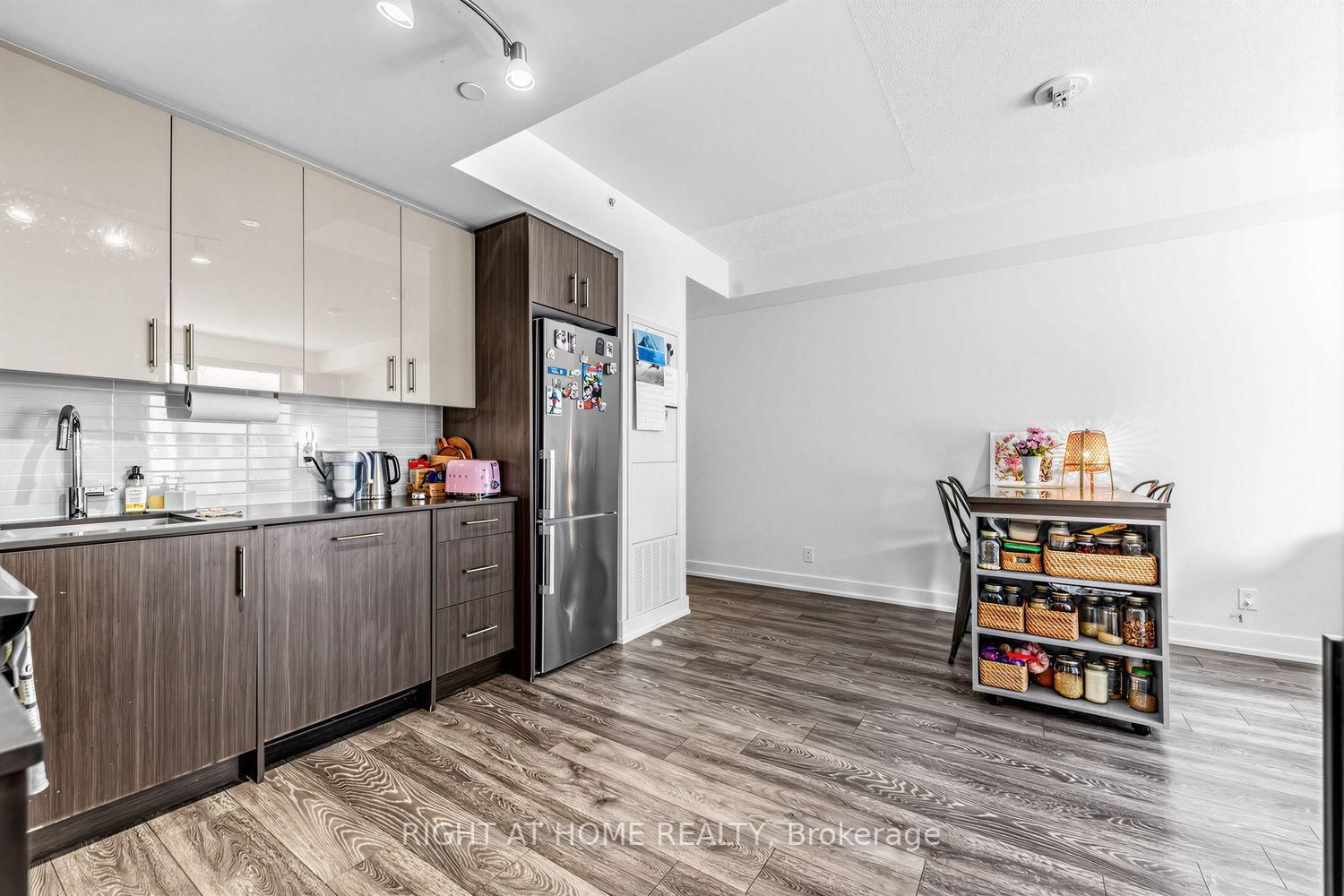 180 Fairview Mall Drive • #202 • Toronto, ON photo 12