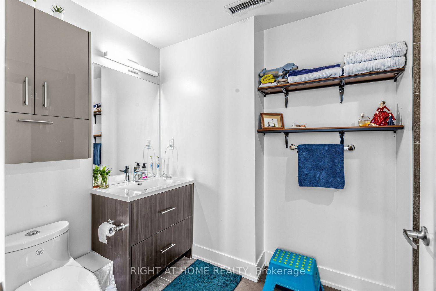 180 Fairview Mall Drive • #202 • Toronto, ON photo 15