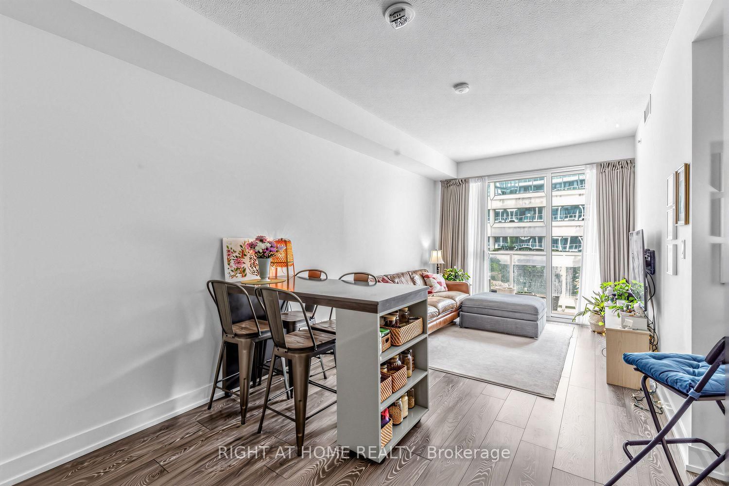 180 Fairview Mall Drive • #202 • Toronto, ON photo 3