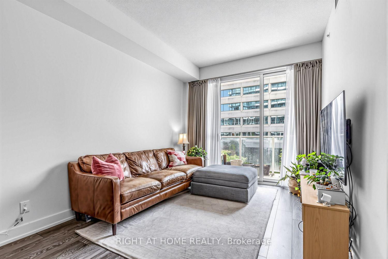 180 Fairview Mall Drive • #202 • Toronto, ON photo 4