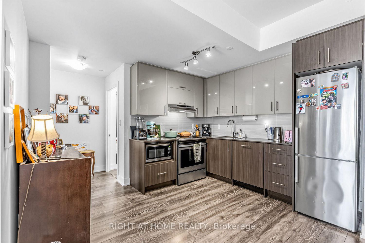 180 Fairview Mall Drive • #202 • Toronto, ON photo 9
