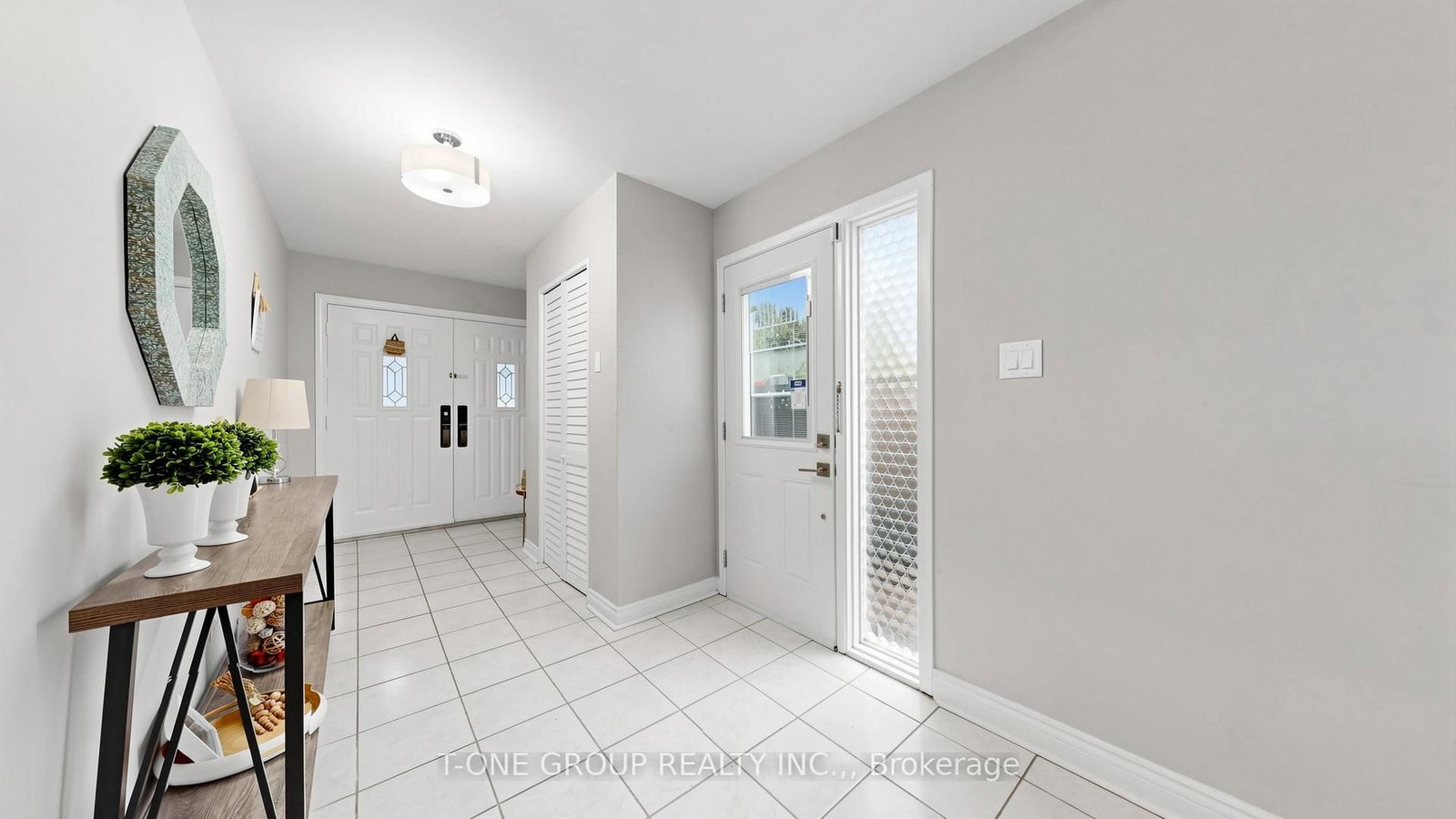 41 Chipwood Crescent • Toronto, ON photo 4