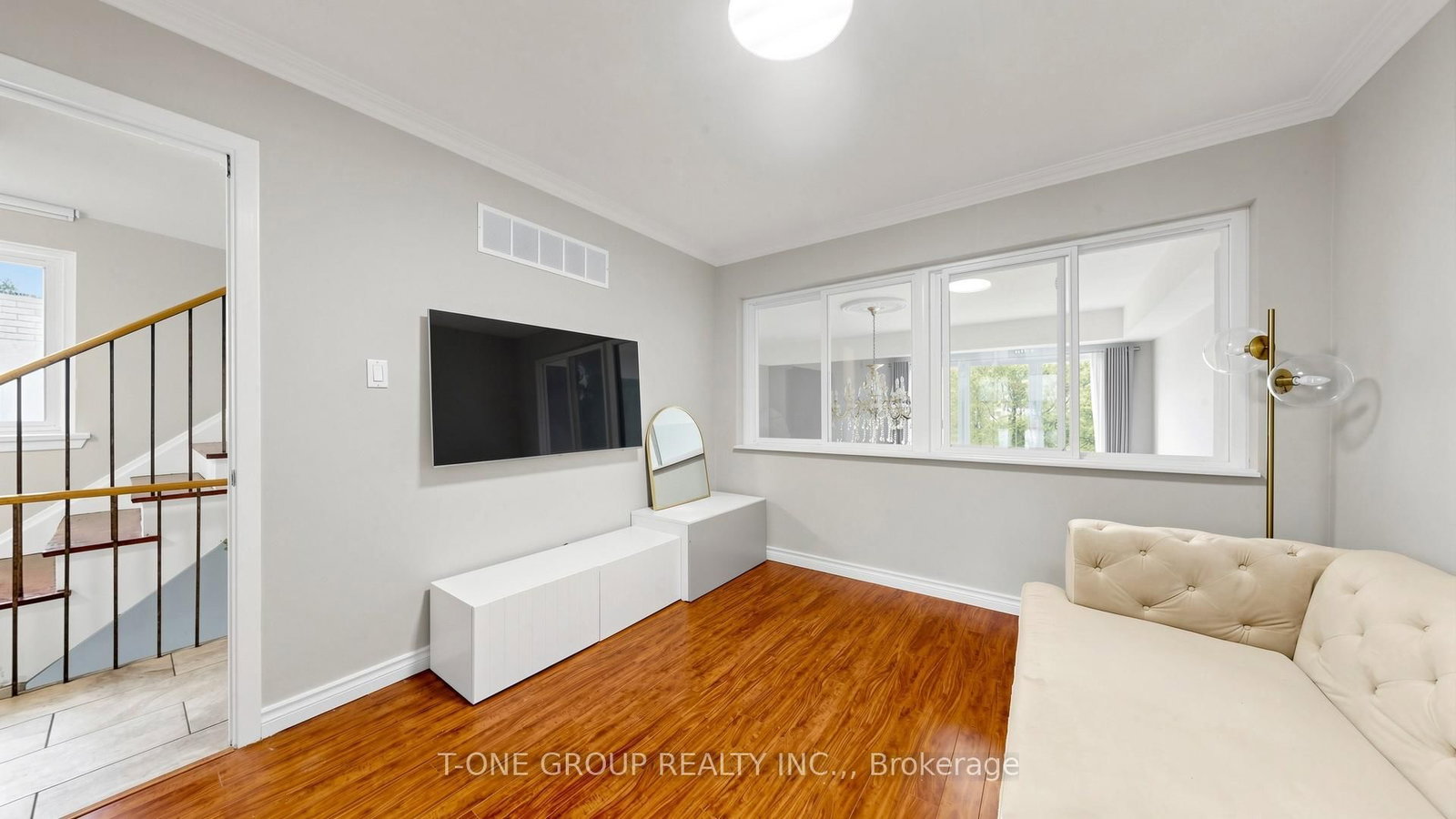 41 Chipwood Crescent • Toronto, ON photo 7