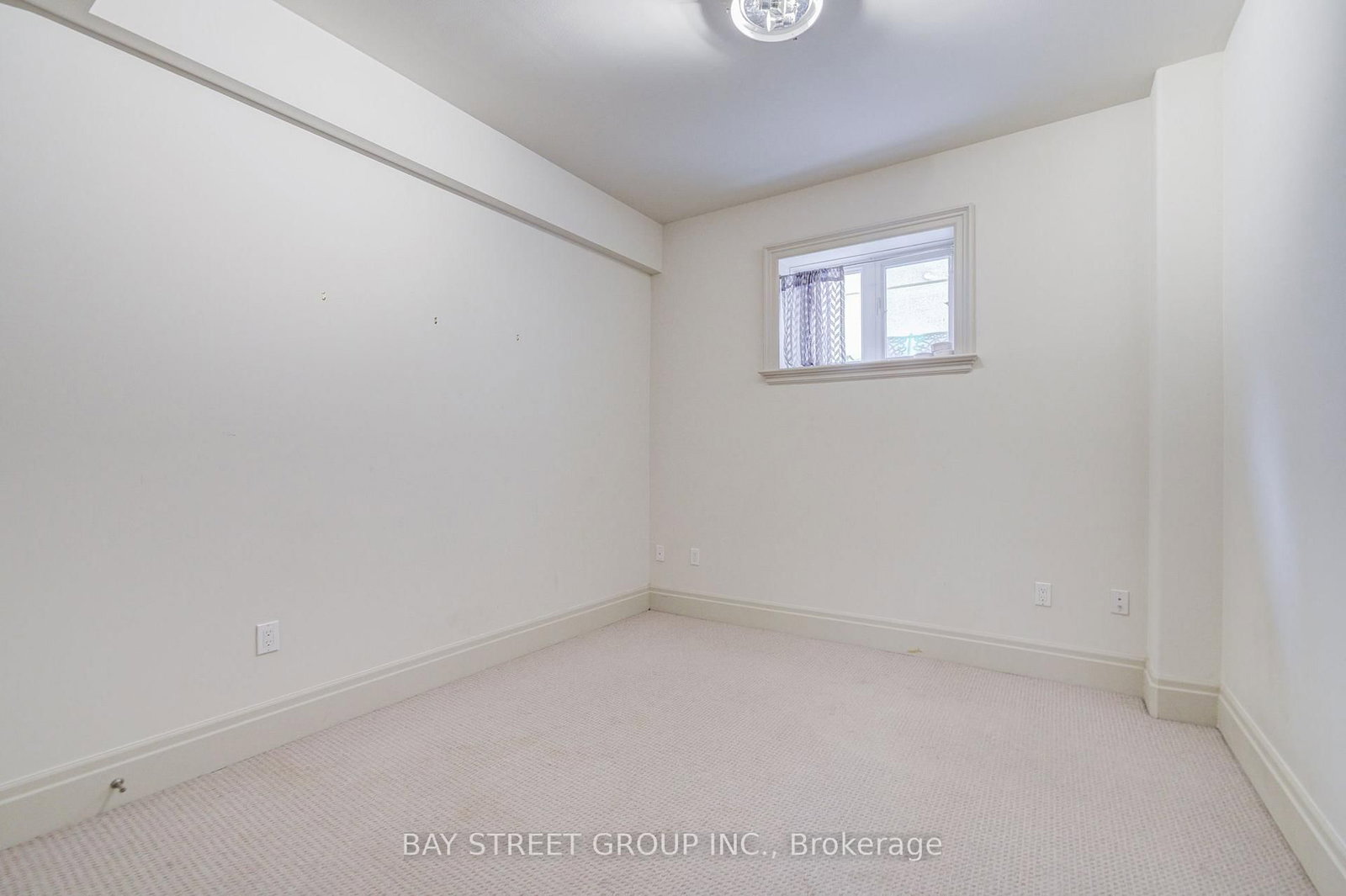 Listing Image 44