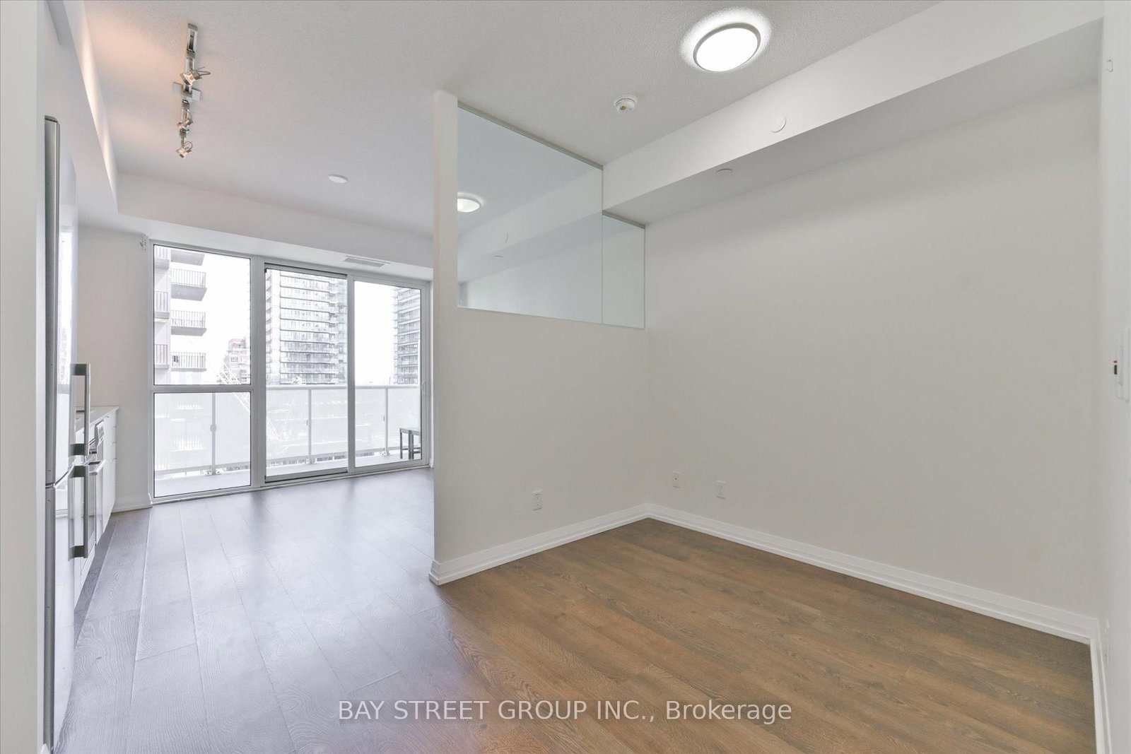 101 erskine Avenue • #1106 • Toronto, ON photo 16
