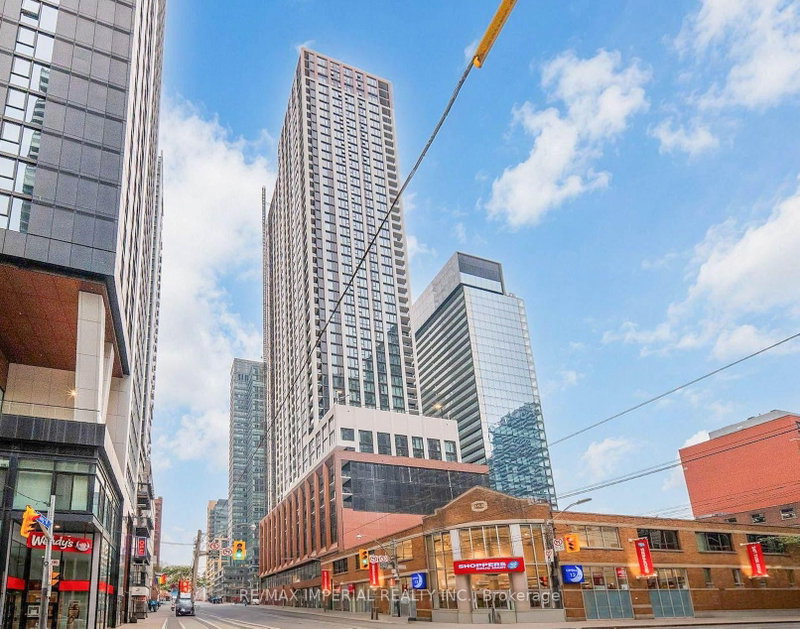 519 - 400 King Street W
