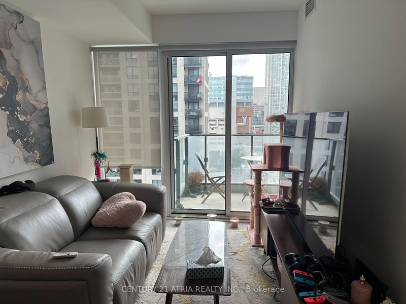 77 Shuter St photo 4