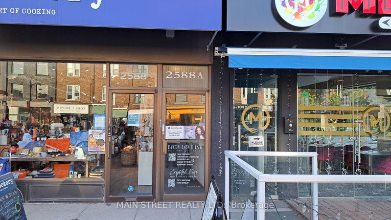 4 - 2588A Yonge Street