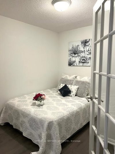 1015-400 Adelaide Street, Toronto, ON, photo 2