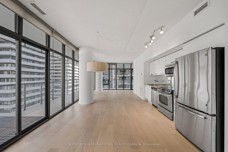 1611 - 33 Charles Street E