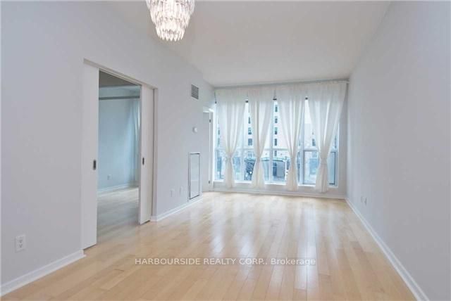 303 - 208 Queens Quay Boulevard W