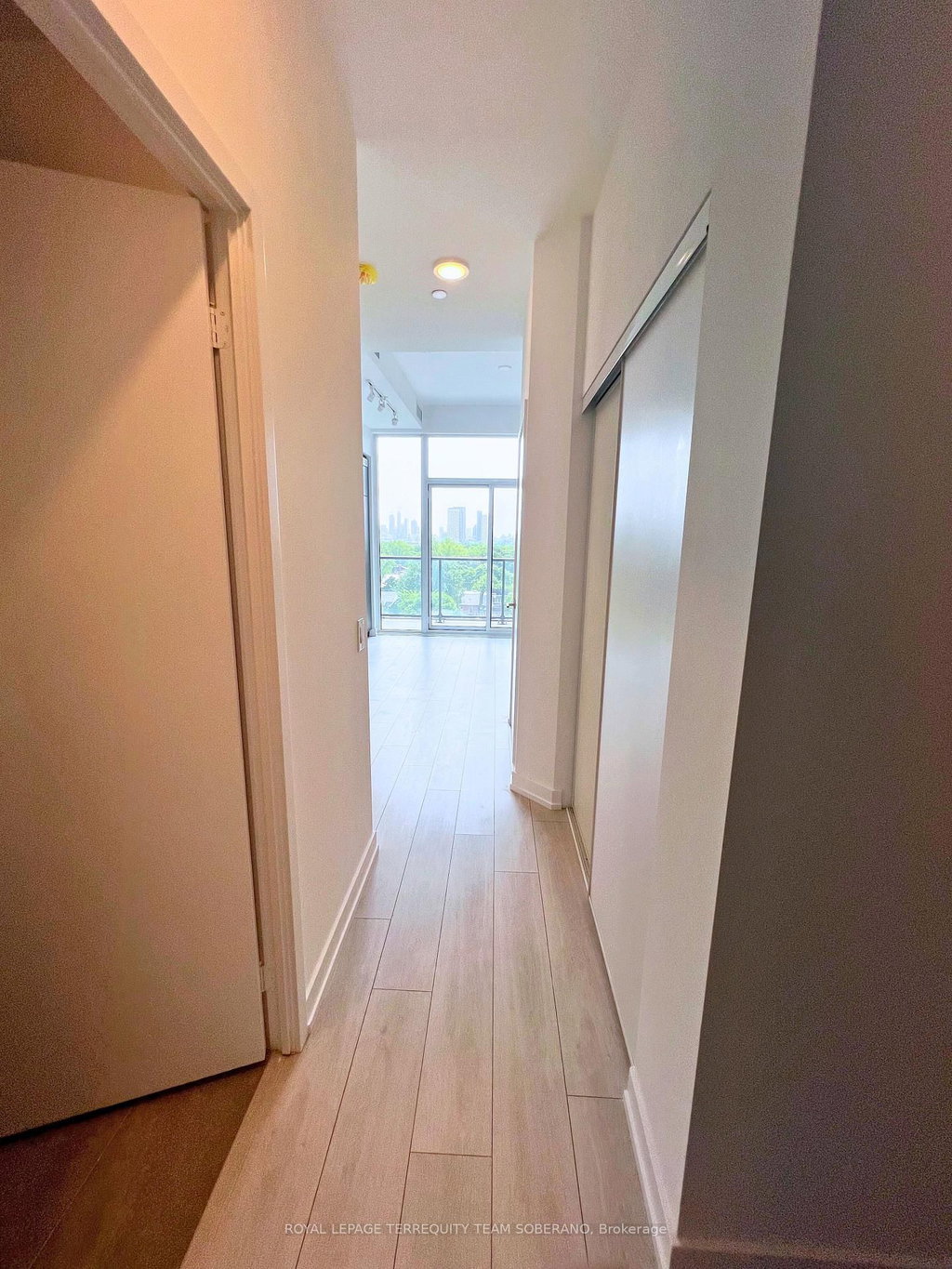 721 - 500 Dupont Street 5