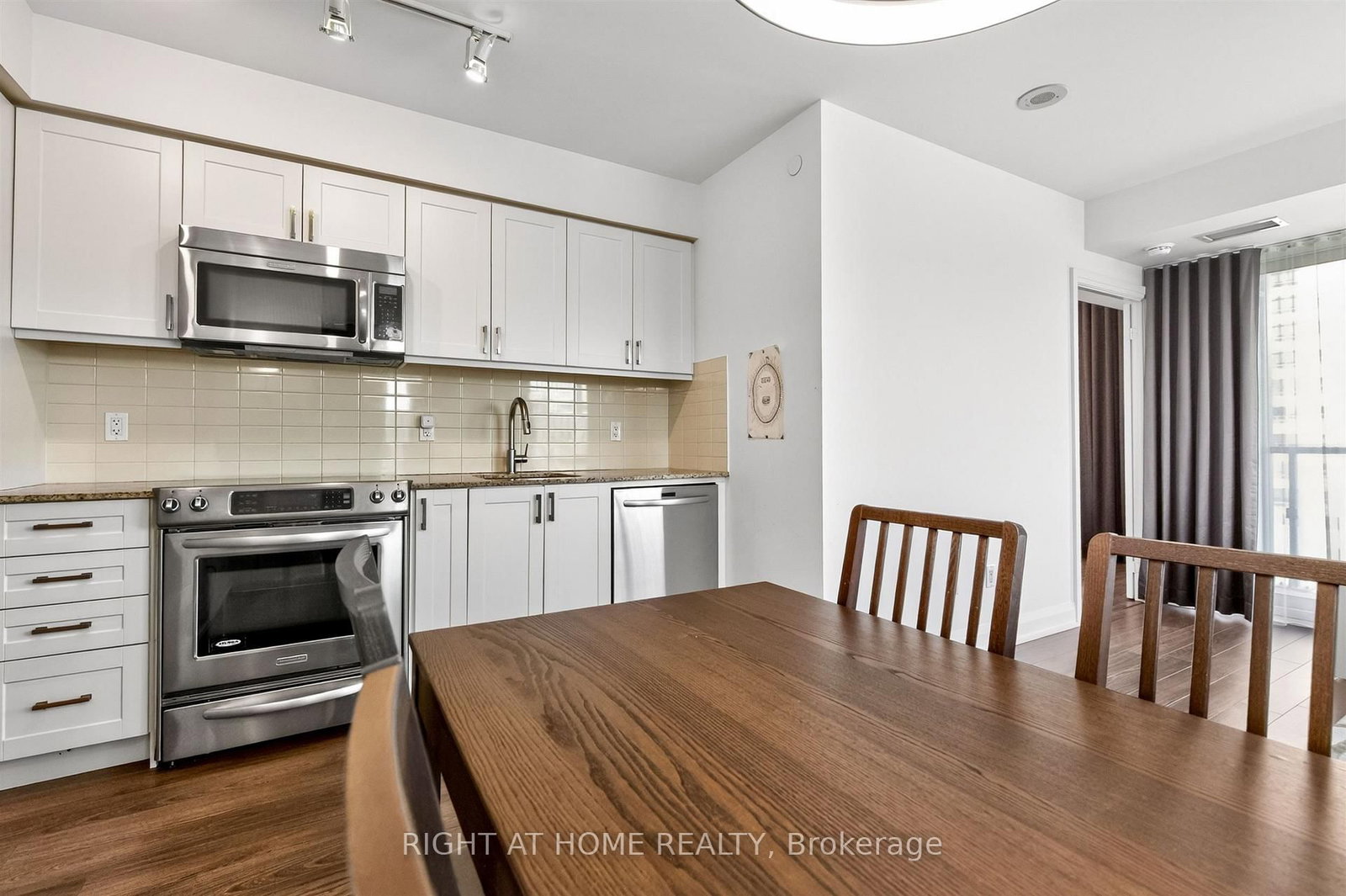 18 Graydon Hall Drive • #509 • Toronto, ON photo 14