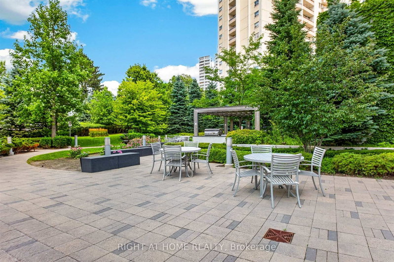 18 Graydon Hall Toronto,ON M3A 0A4 — Photo 30