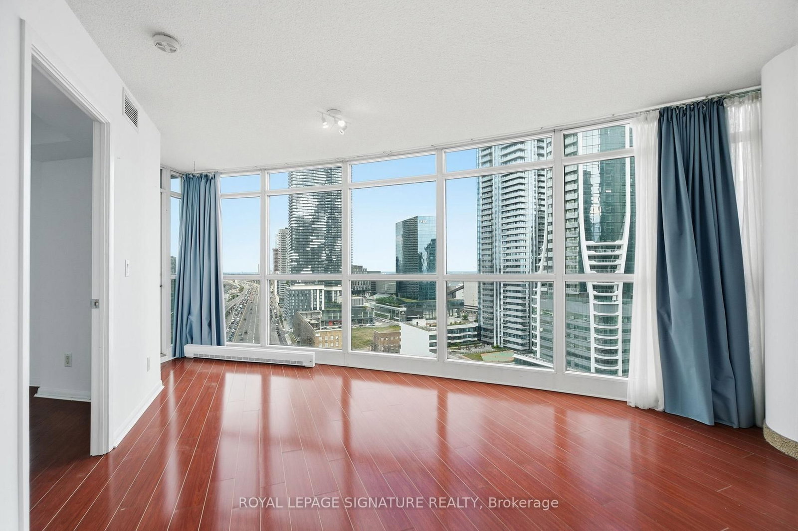 18 Yonge Street • #2011 • Toronto, ON photo 15