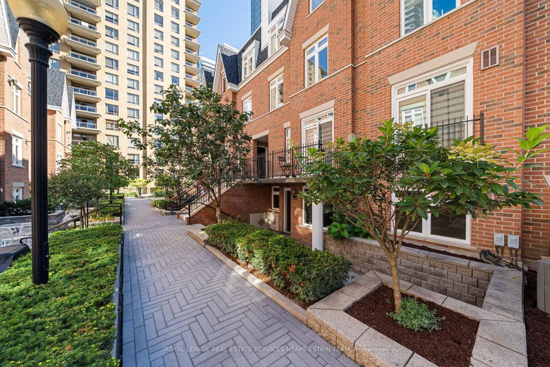10 - 106 Redpath Avenue