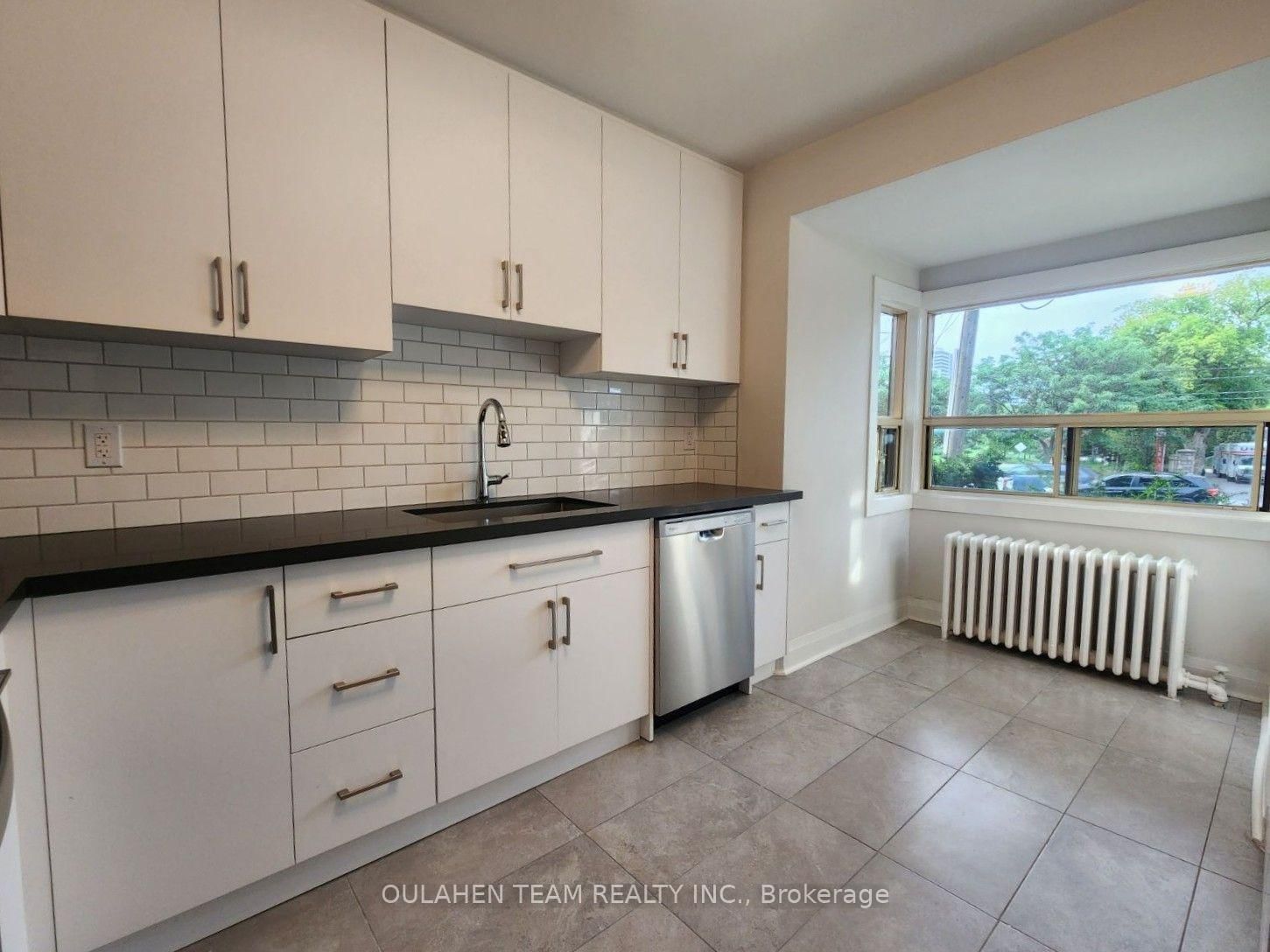 40 Finch Avenue W, Toronto 5