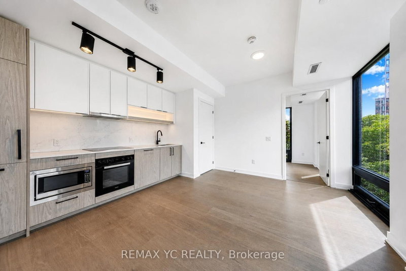 706 - 91 Montclair Avenue