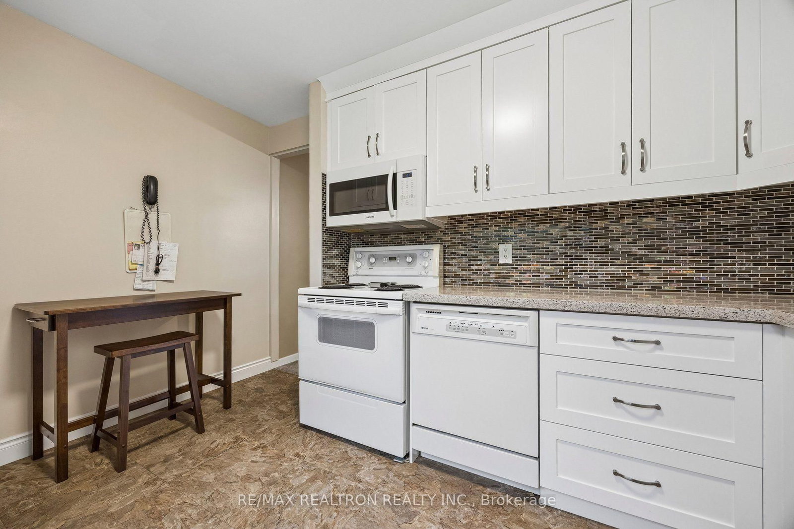 168 Song Meadoway • Toronto, ON photo 19