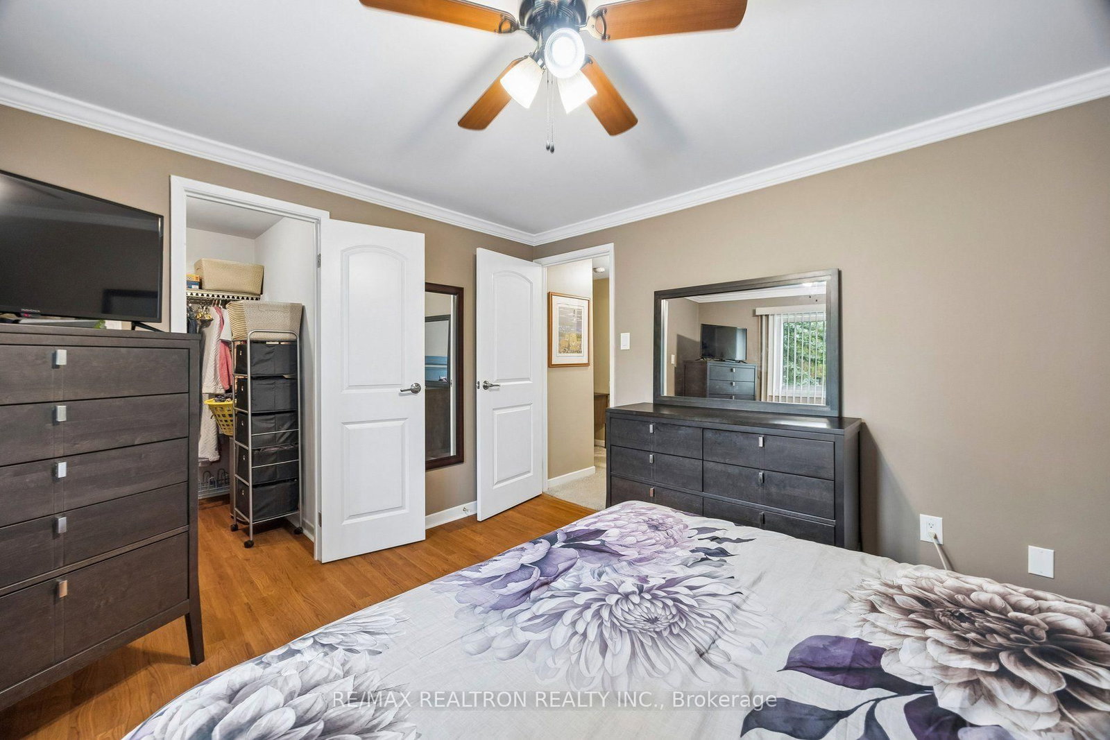 168 Song Meadoway • Toronto, ON photo 27