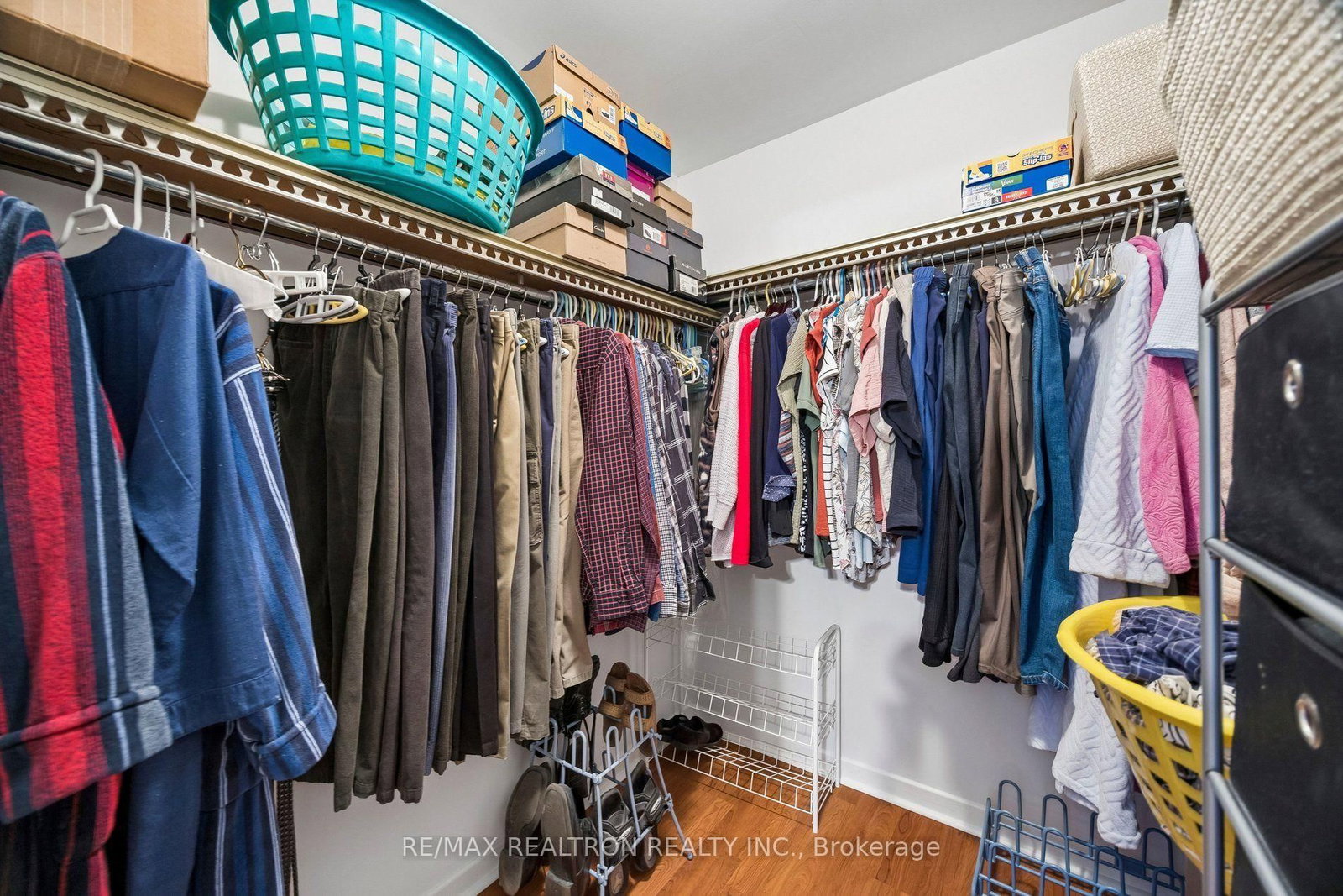168 Song Meadoway • Toronto, ON photo 28