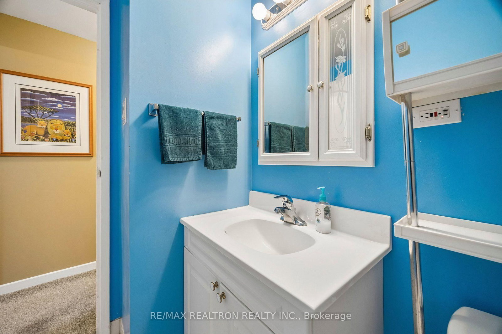 168 Song Meadoway • Toronto, ON photo 37