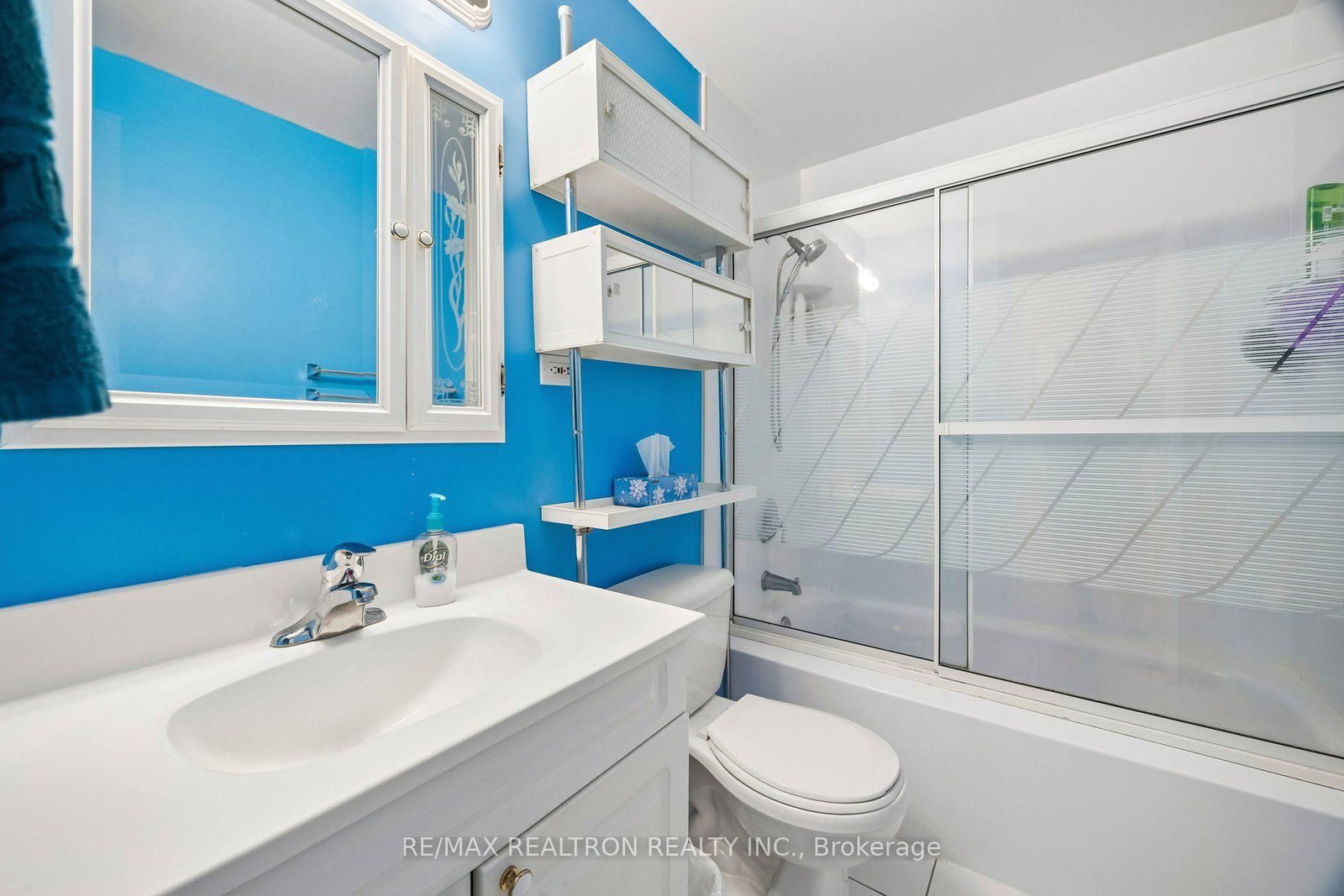 168 Song Meadoway • Toronto, ON photo 38