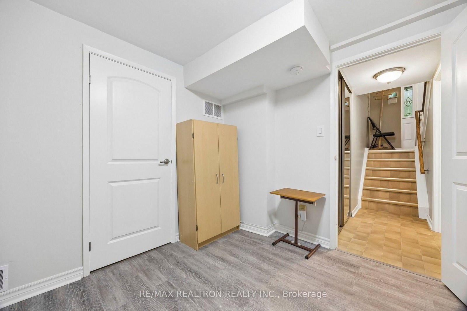 168 Song Meadoway • Toronto, ON photo 40