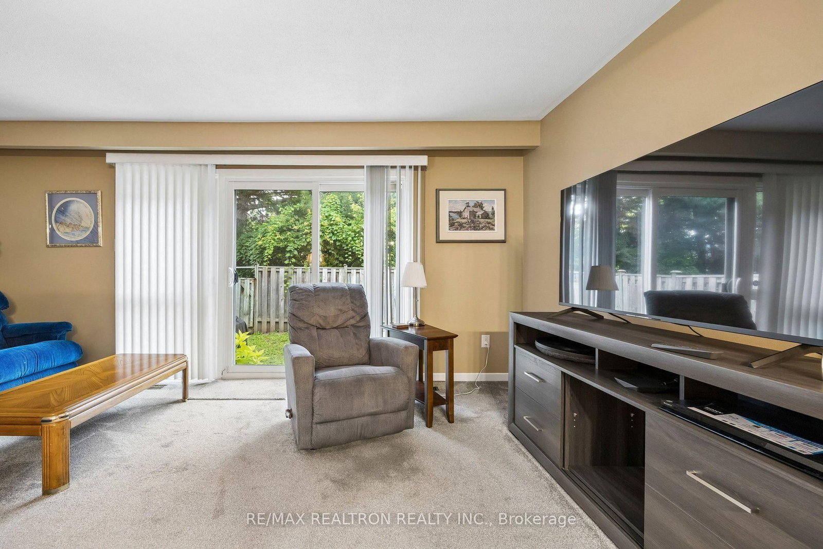 168 Song Meadoway • Toronto, ON photo 9