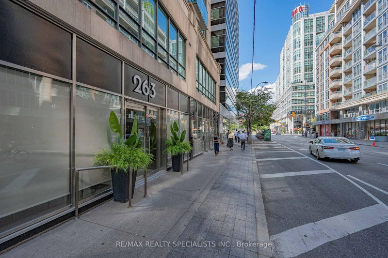 503 - 263 Wellington Street W