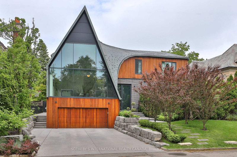 108 Stratford Crescent