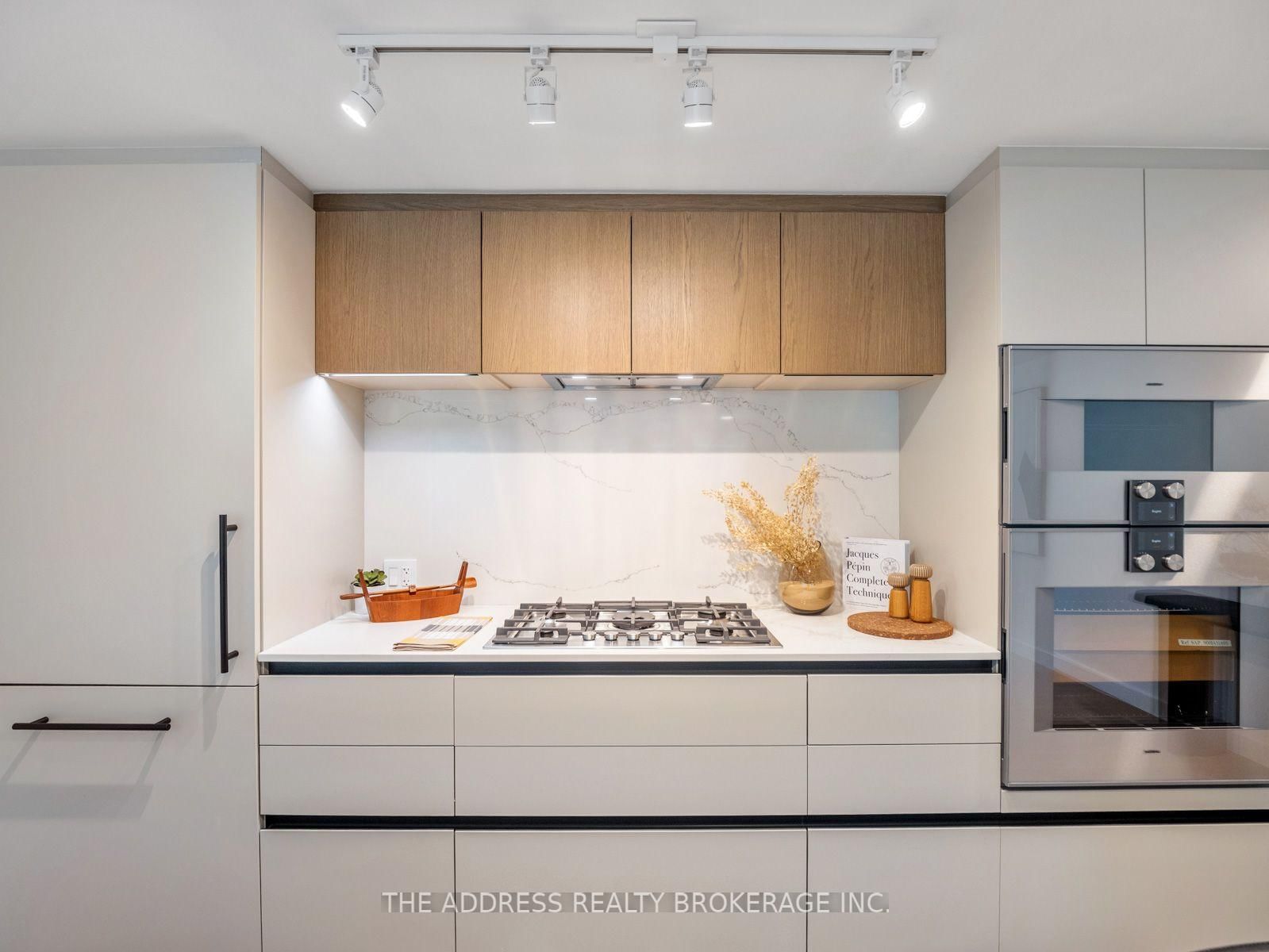 1720 Bayview Toronto,ON M4G 3C4 — Photo 10