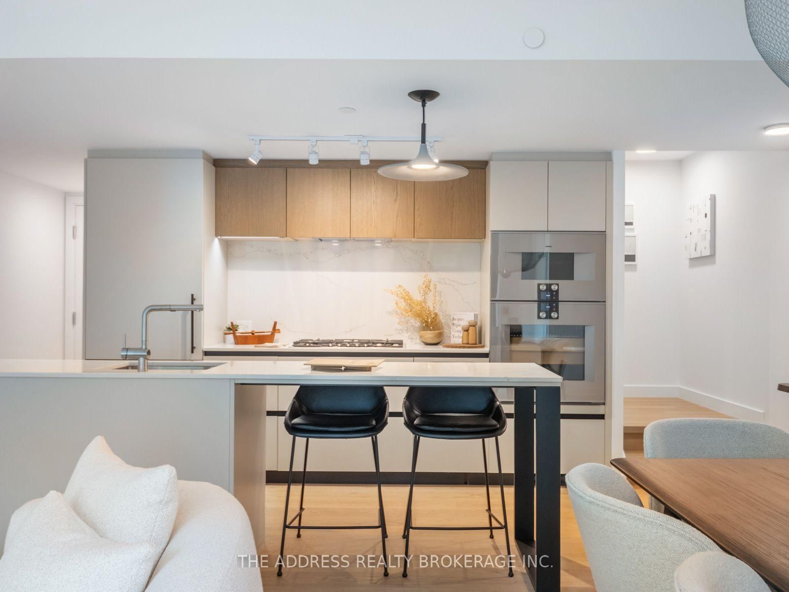 1720 Bayview Toronto,ON M4G 3C4 — Photo 9