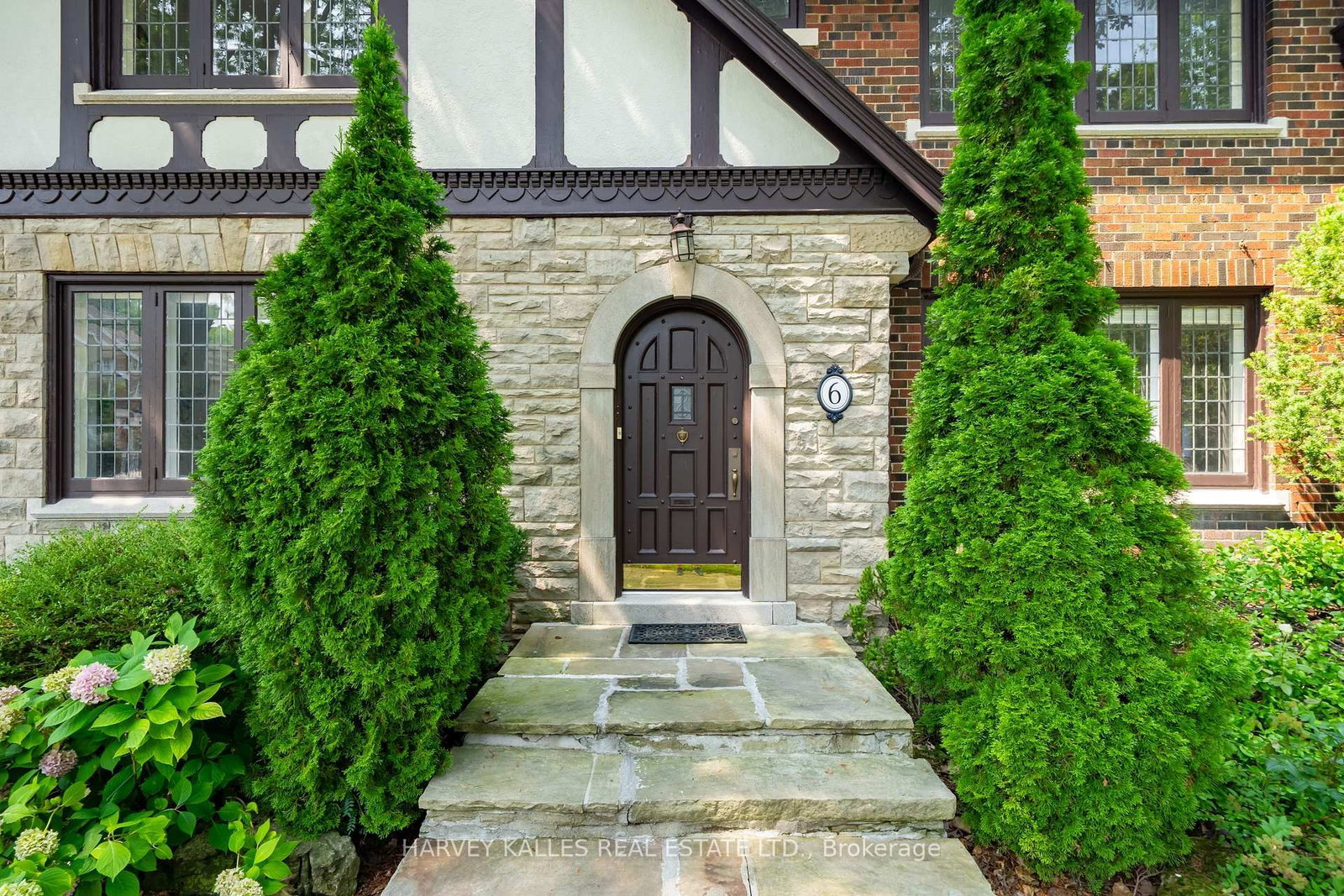 6 Browside Avenue • Toronto, ON photo 4
