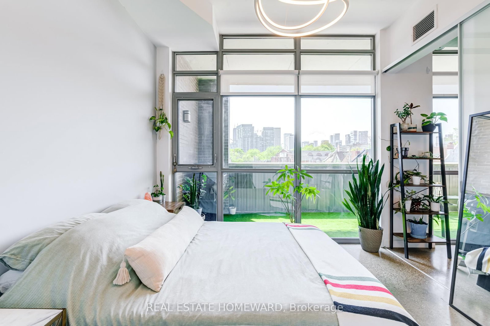 549 King Street E • #310 • Toronto, ON photo 12