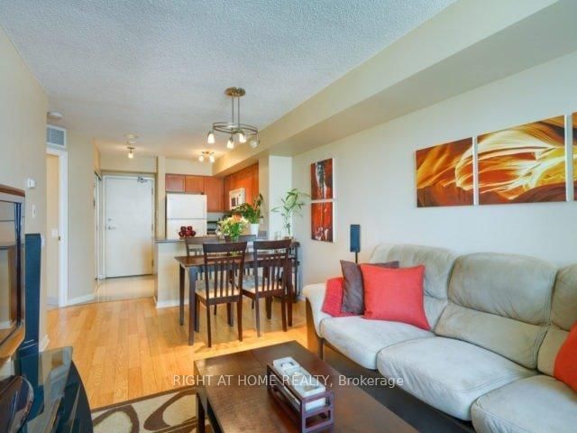 1008 - 30 Harrison Garden Boulevard