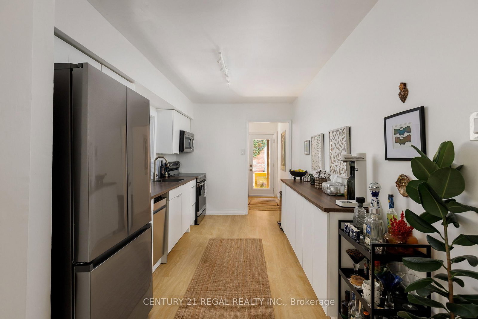 55 Shirley Street • Toronto, ON photo 12
