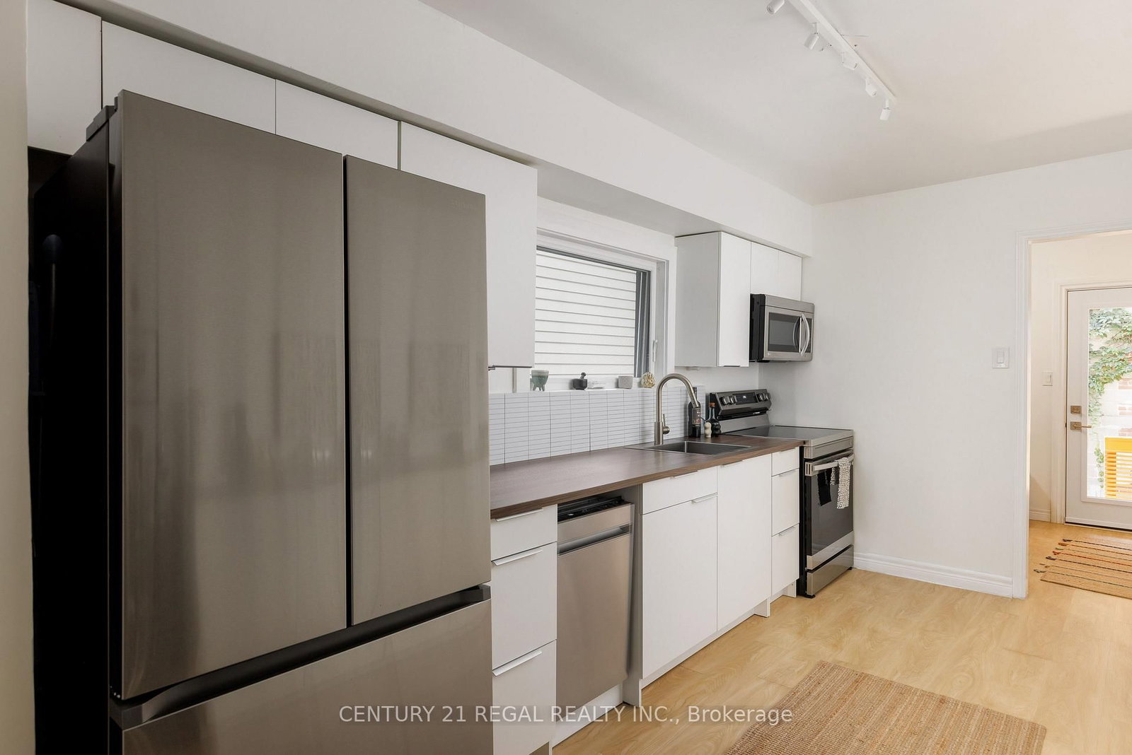 55 Shirley Street • Toronto, ON photo 13