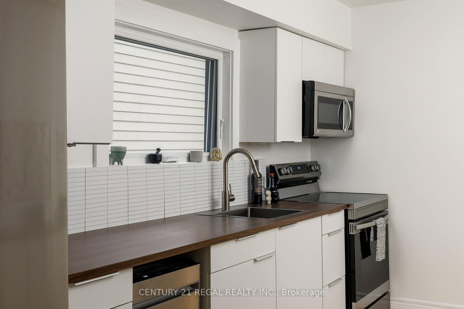 55 Shirley Street • Toronto, ON photo 14