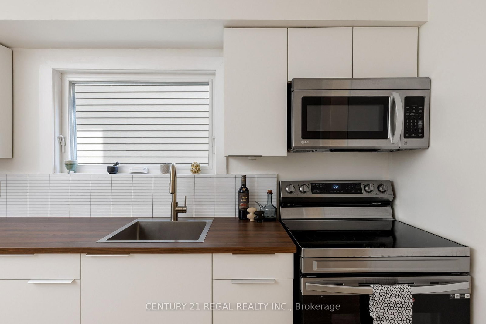 55 Shirley Street • Toronto, ON photo 15