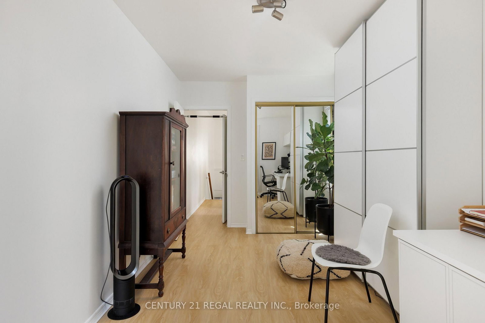 55 Shirley Street • Toronto, ON photo 34