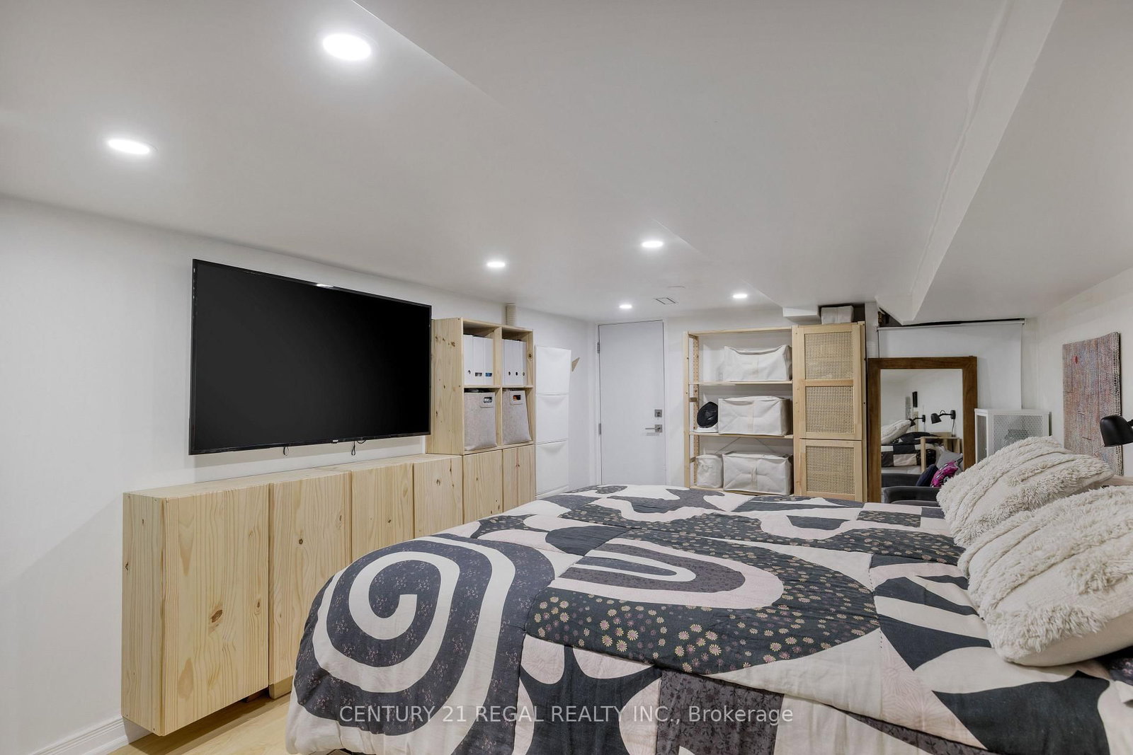 55 Shirley Street • Toronto, ON photo 42