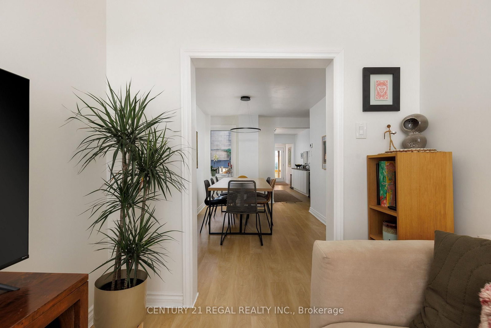 55 Shirley Street • Toronto, ON photo 8