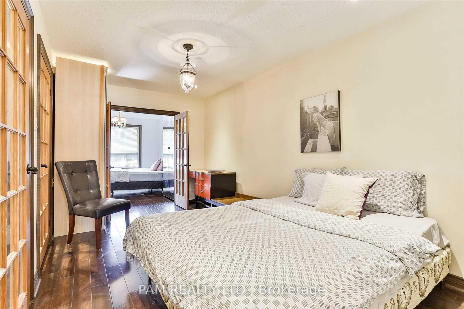 147 Euclid Avenue • Toronto, ON photo 14