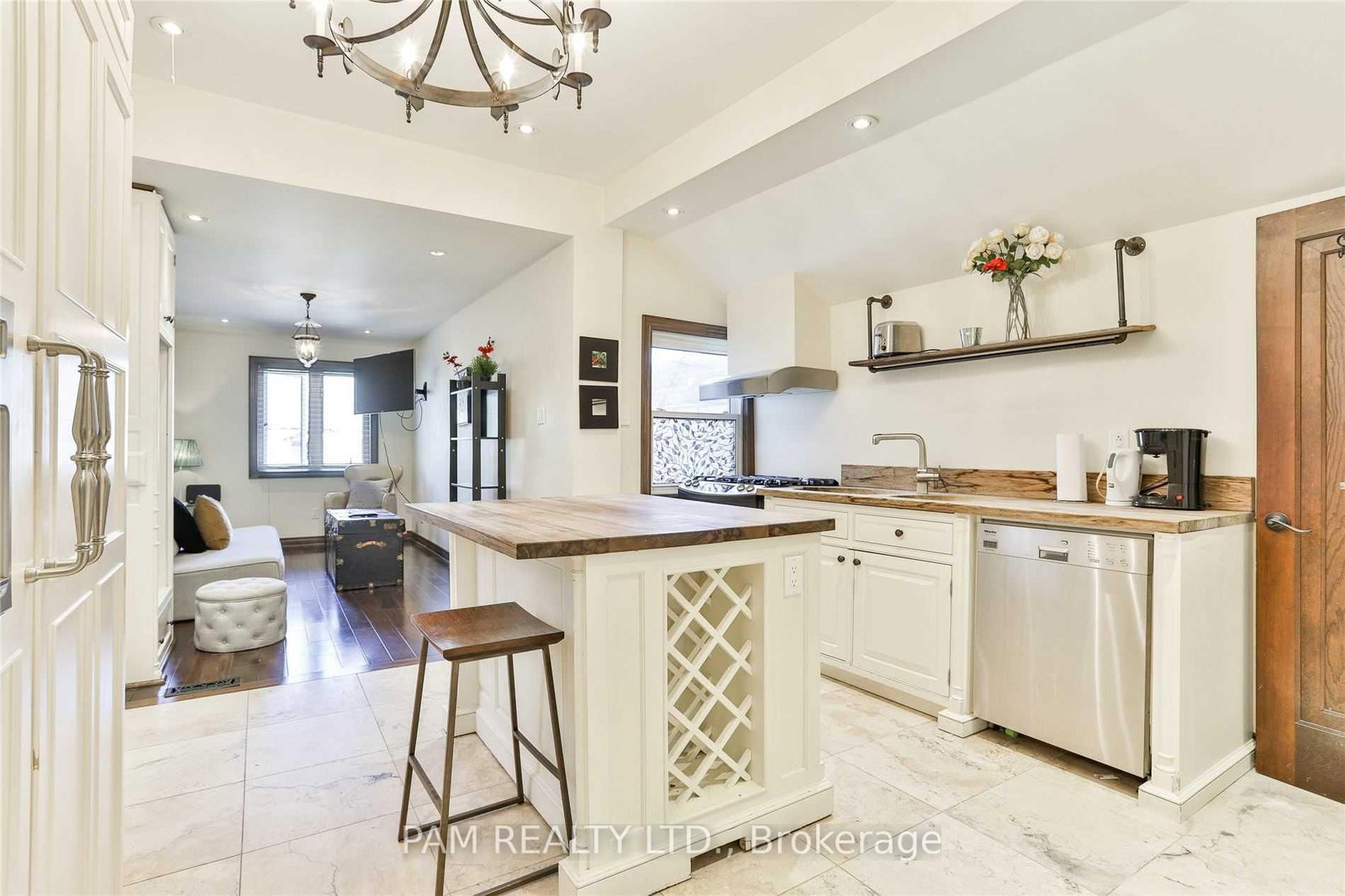 147 Euclid Avenue • Toronto, ON photo 15