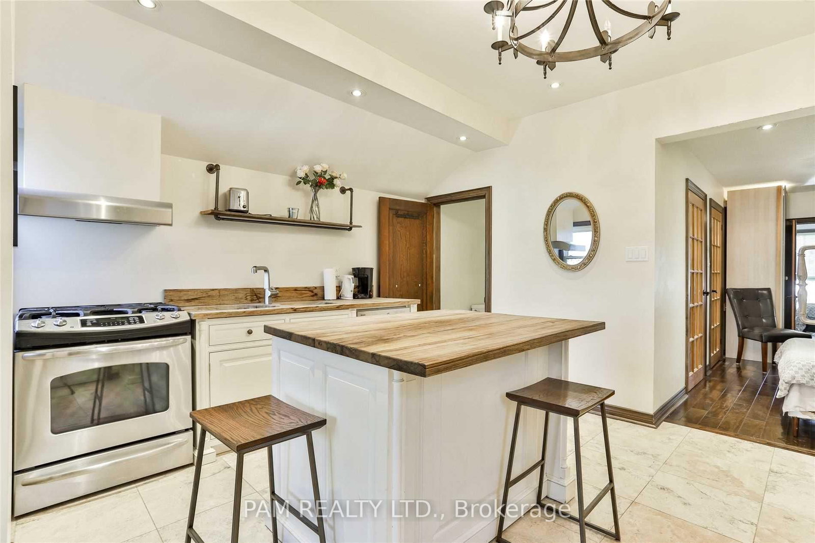 147 Euclid Avenue • Toronto, ON photo 17
