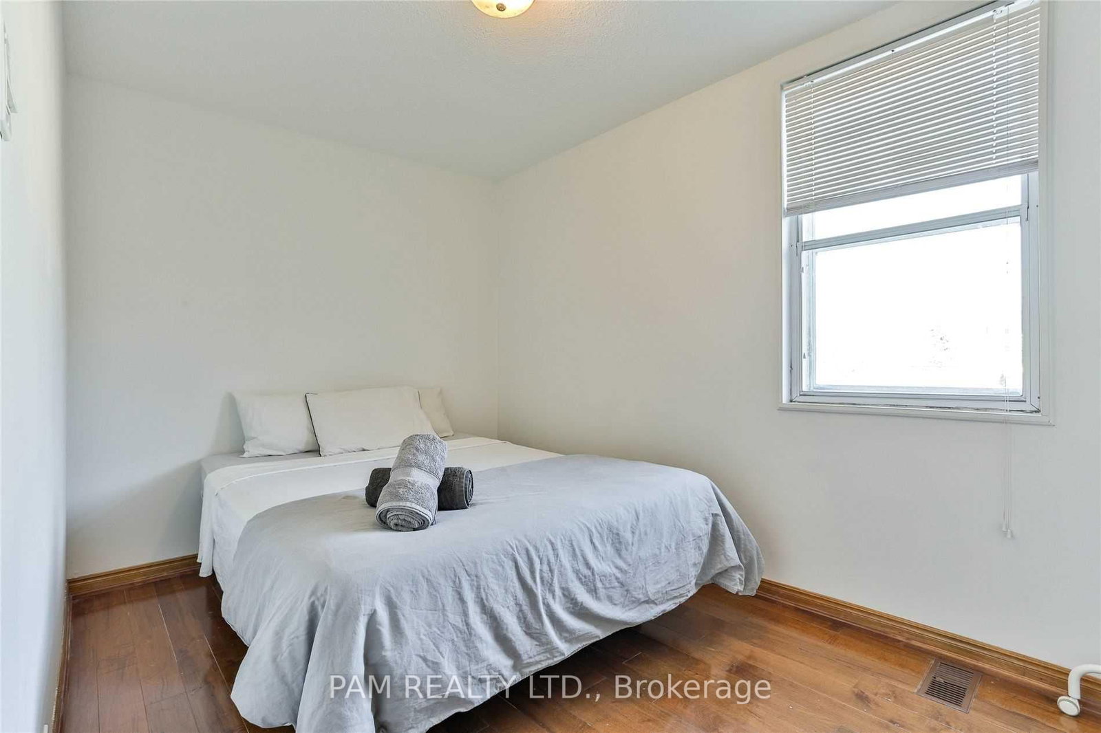147 Euclid Avenue • Toronto, ON photo 25