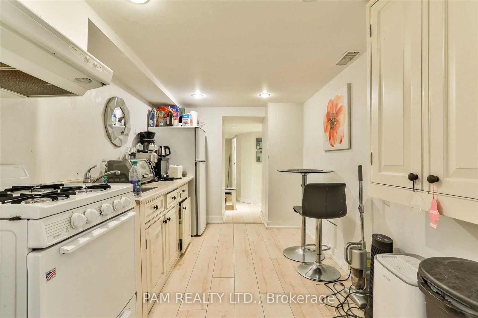 147 Euclid Avenue • Toronto, ON photo 33